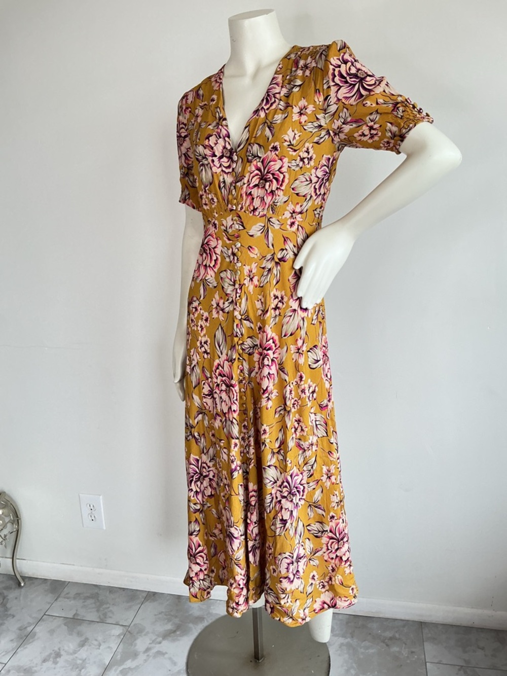 Kachel x Anthropologie Thea Midi Dress gold floral print V neck Button Details 8 - Picture 4 of 11